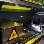 Een machine ontwikkeld voor het 3D-printen van plastic en keramische producten, met hoge-resolutie en in groot volume.
