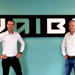 Henk-Jan Hop en Kasper van Kekem hebben hun eigen bedrijf VAIBS opgericht, dat Video Artificial Intelligence oplossingen voor de maakindustrie aanbiedt.