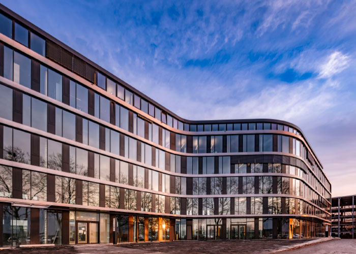 Het hoofdkantoor van Surplex in Düsseldorf. In totaal zijn er nu 16 landen met een eigen vestiging. Sinds 2020 is er officieel een Surplex Nederland. 