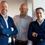 V.l.n.r. Wouter Hartemink, de nieuwe CEO, oprichter Jan Fennema en Kristiaan Flierman, die is benoemd tot Area Director Benelux van Construsoft.