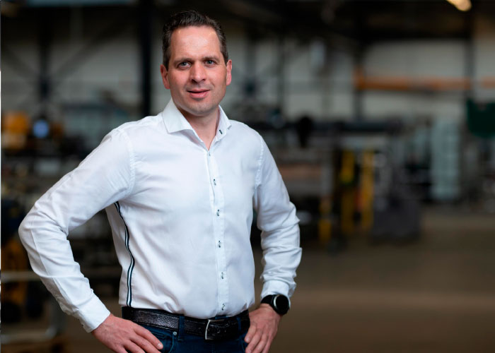 Bas Coppens: “Met precisie buig- en lasertechnologie in gebogen buisoplossingen staan we garant voor ontwerpvrijheid, functionaliteit en/of design & een kostenefficiënte productie binnen een sterk geautomatiseerde omgeving.”