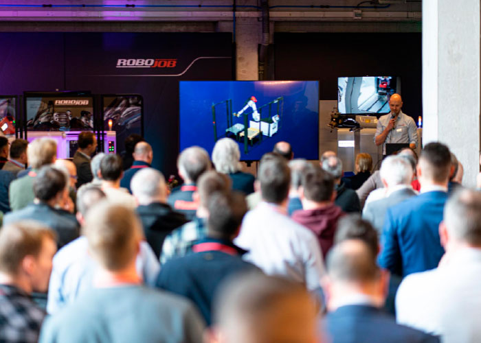 Met meer dan 150 bezoekers uit binnen- en buitenland was de officiële lancering van de Pallet-Load Integrated een groot succes. Het nieuwe systeem is ook te zien op Machineering.